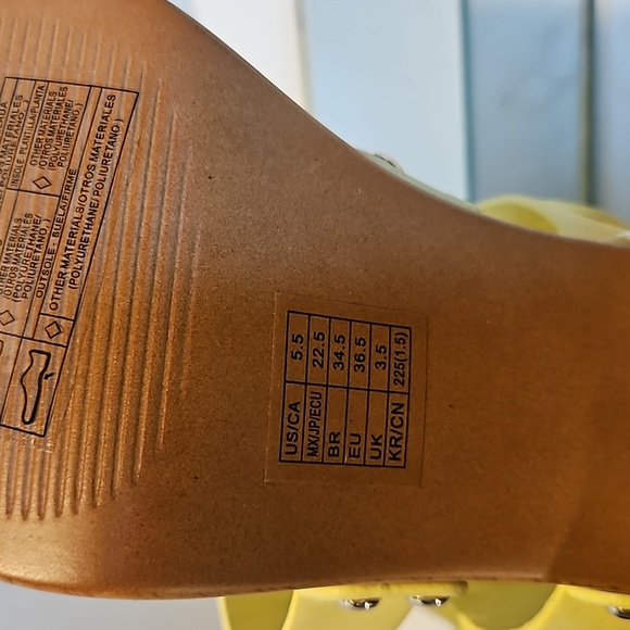 (NWT) FOREVER 21 PLATFORMS - Picture 5 of 5